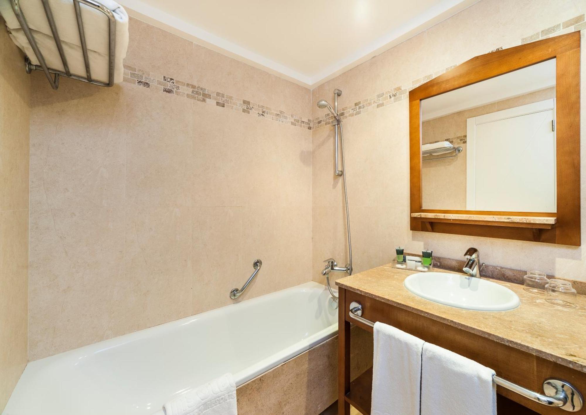 Insotel Club Tarida Playa 산트 호셉 데 사 탈라이아 외부 사진