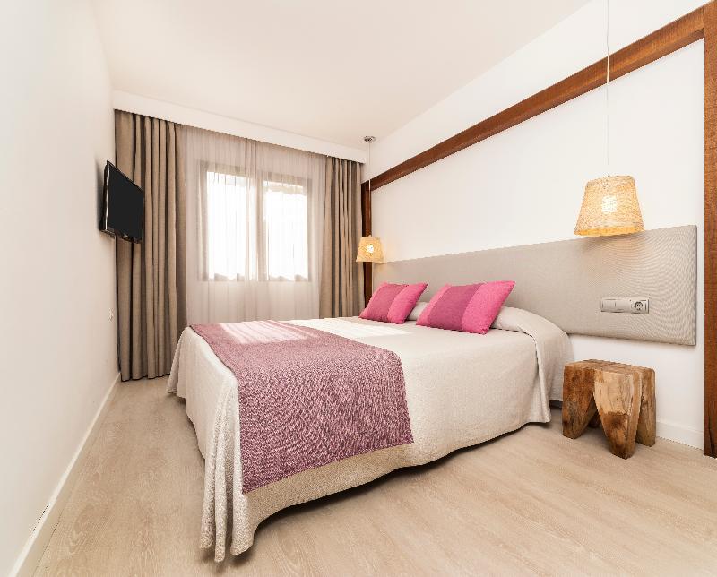 Insotel Club Tarida Playa 산트 호셉 데 사 탈라이아 외부 사진